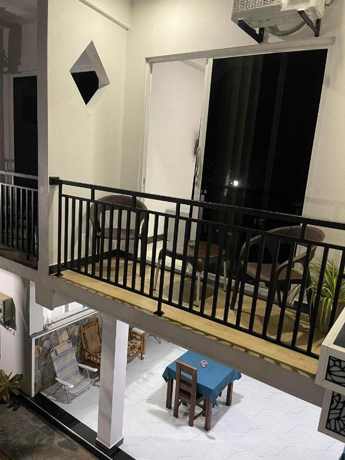 Funwhales Rest House Negombo Luaran gambar