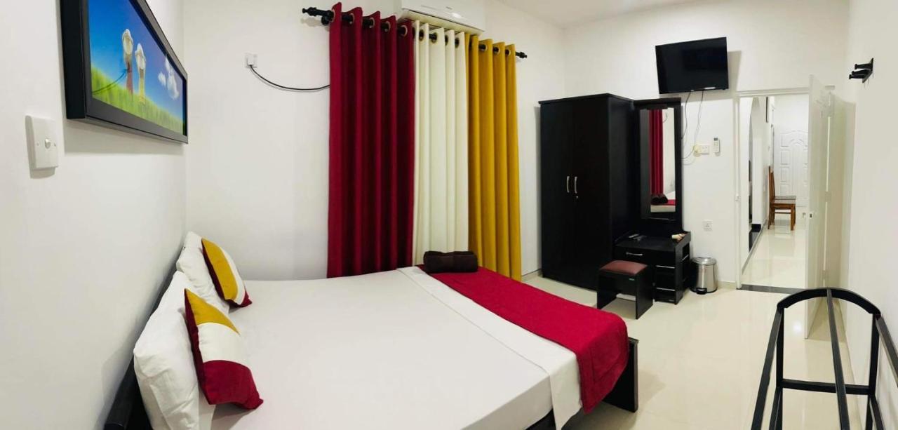 Funwhales Rest House Negombo Luaran gambar