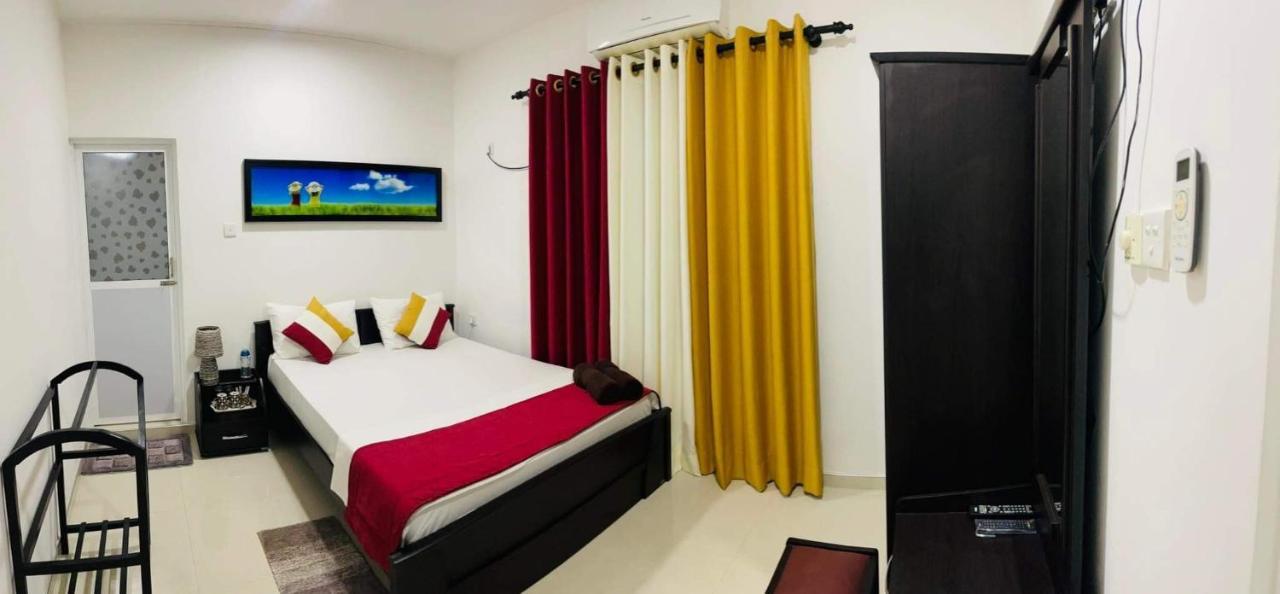 Funwhales Rest House Negombo Luaran gambar