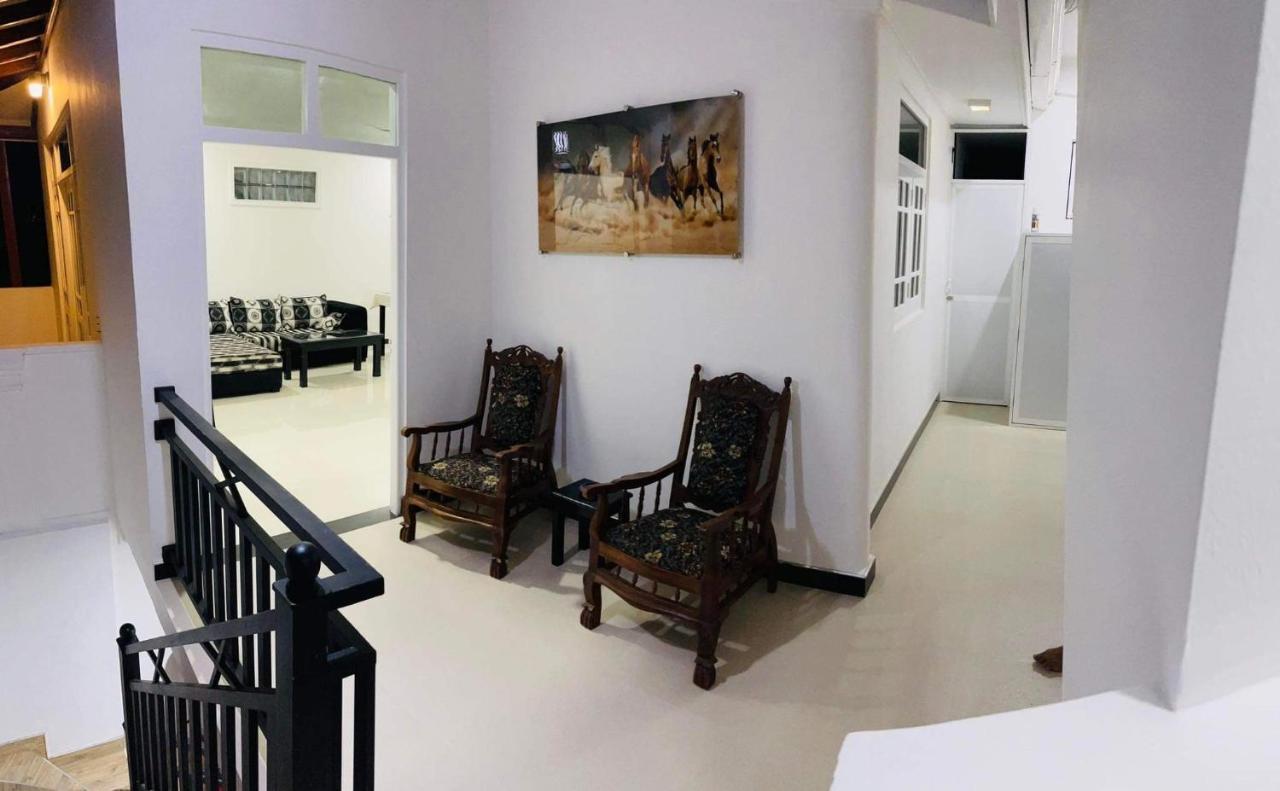 Funwhales Rest House Negombo Luaran gambar