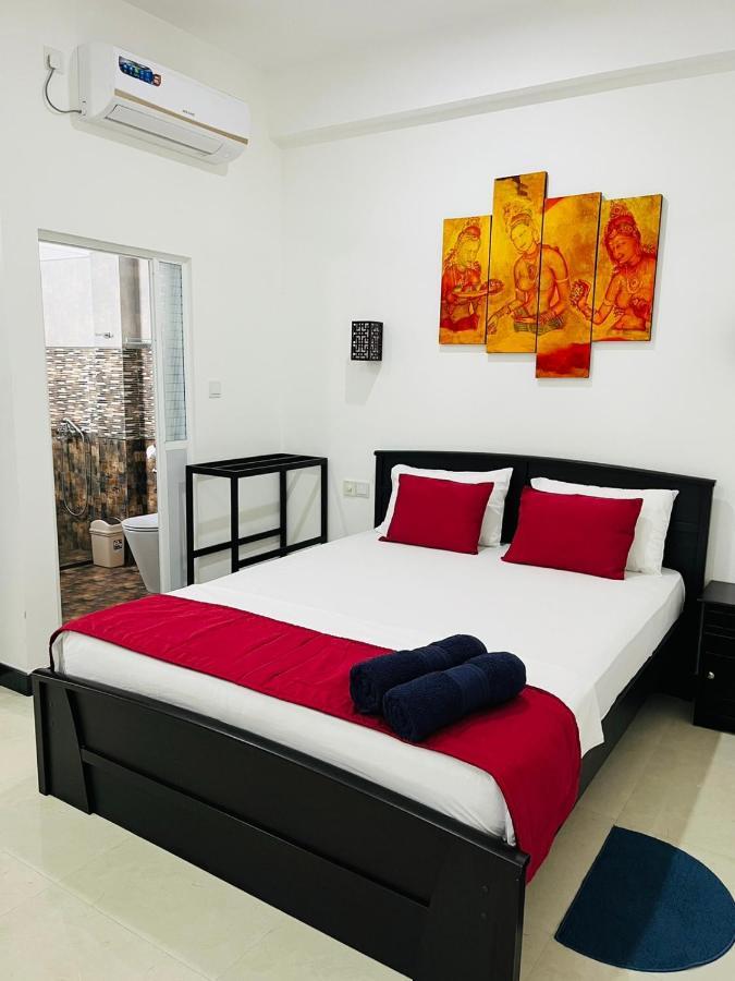 Funwhales Rest House Negombo Luaran gambar