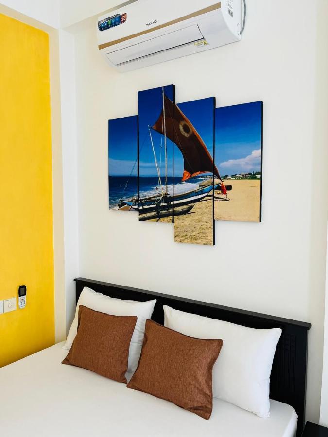 Funwhales Rest House Negombo Luaran gambar