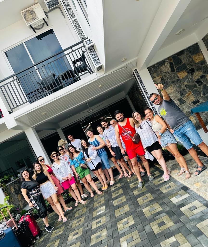 Funwhales Rest House Negombo Luaran gambar